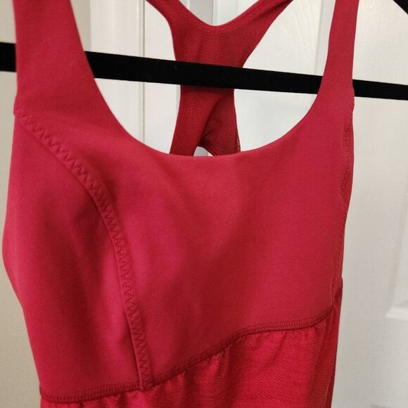 Lululemon Venus Tank, Size 4, Cranberry - Picture 4 of 11